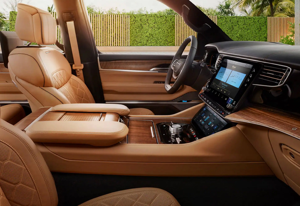 Jeep Grand Wagoneer 2023