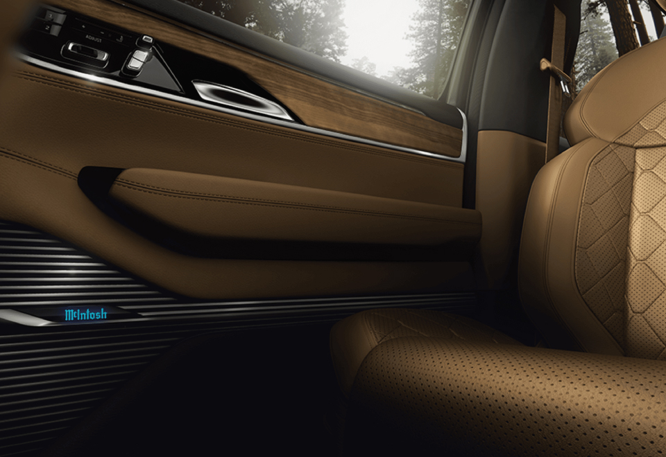 Jeep Grand Wagoneer 2023
